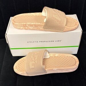 NEW! APL Women's Big Logo TechLoom Slide Rose Dust/Creme/Marble Size 6